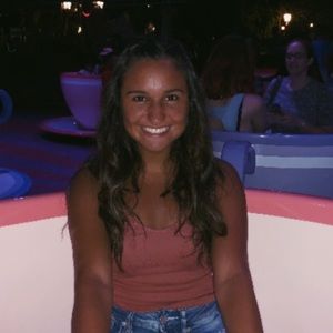 Meet your Posher, Julia